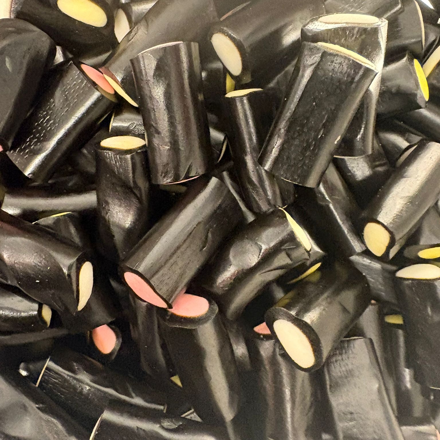 liquorice cream rocks