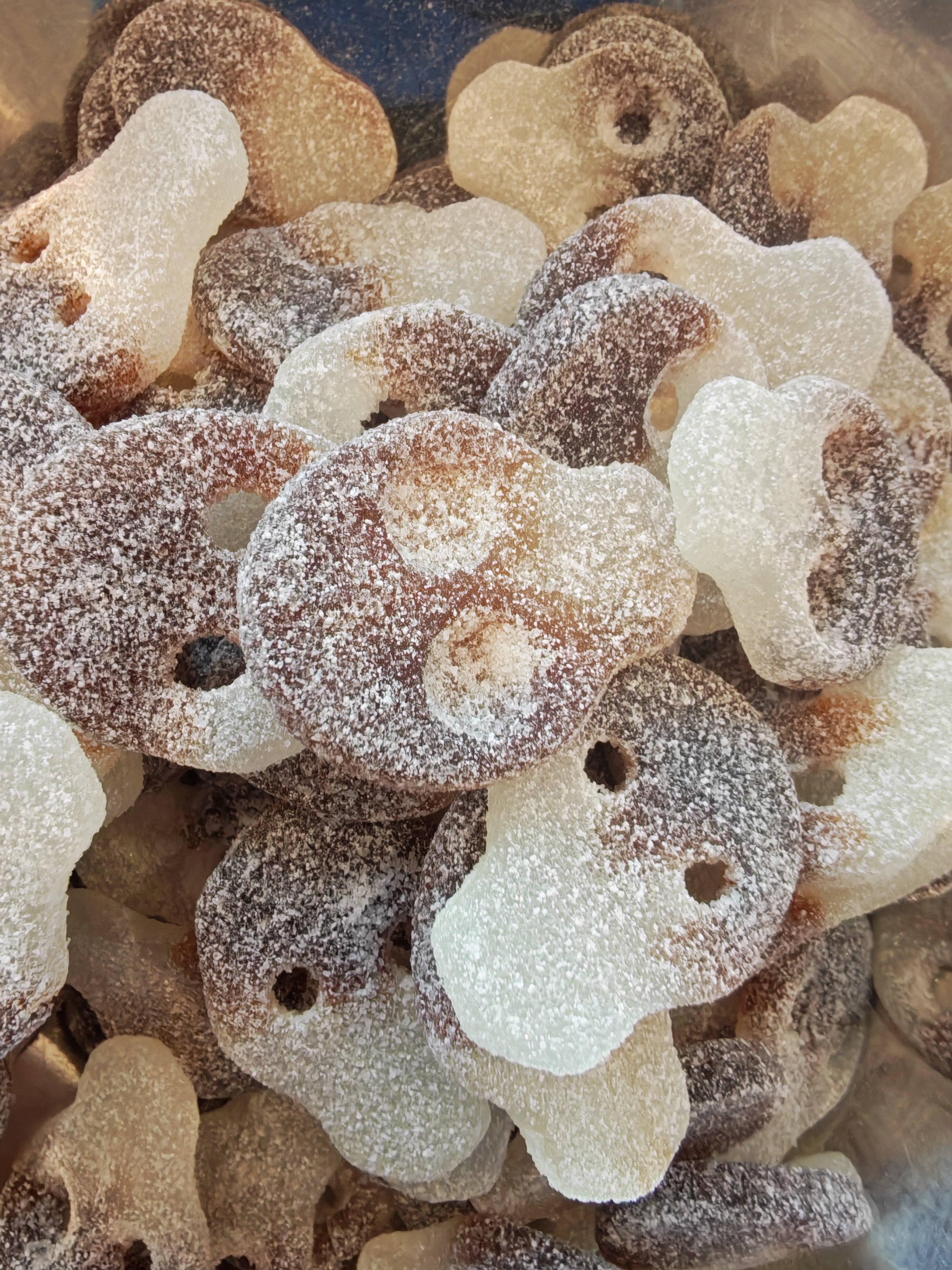 Sour cola skulls
